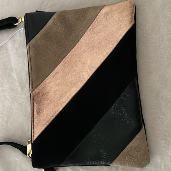 Vintage Bazaar Multi Use Leather Bag - Picture 4 of 8